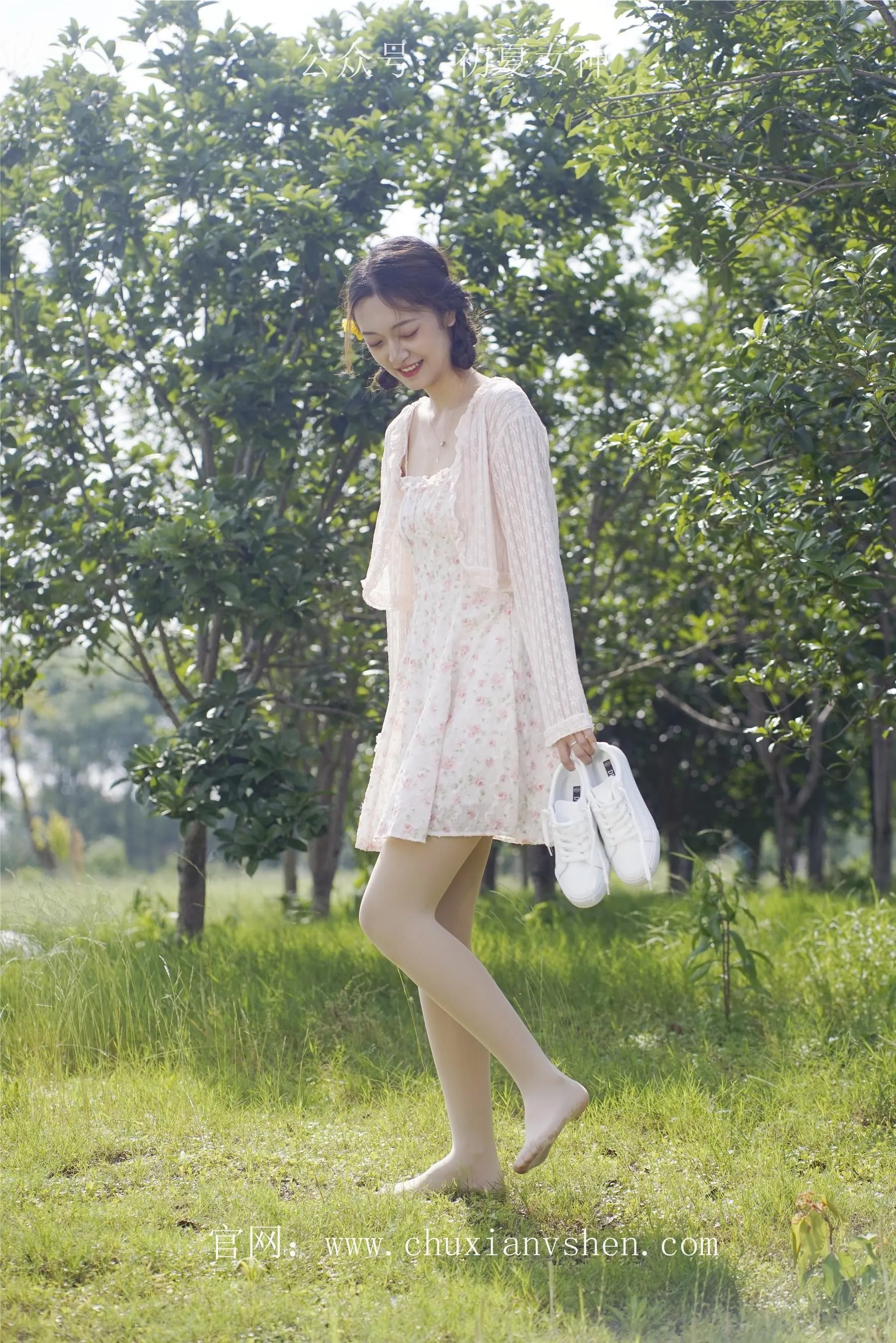 初夏女神 NO.070 依依 邻家女孩-风中少女 [122P]插图8